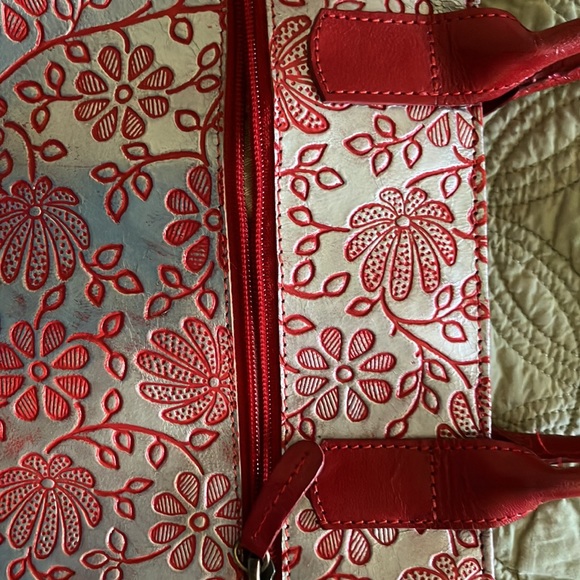 Red Leather Flowered Shoulder Bag - Picture 5 of 15
